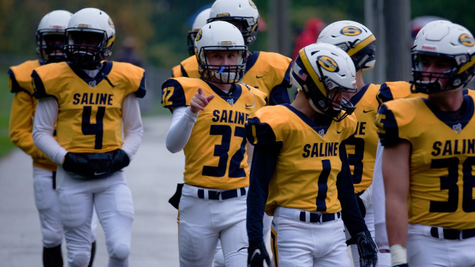 The same football scene without a look, straight conversion